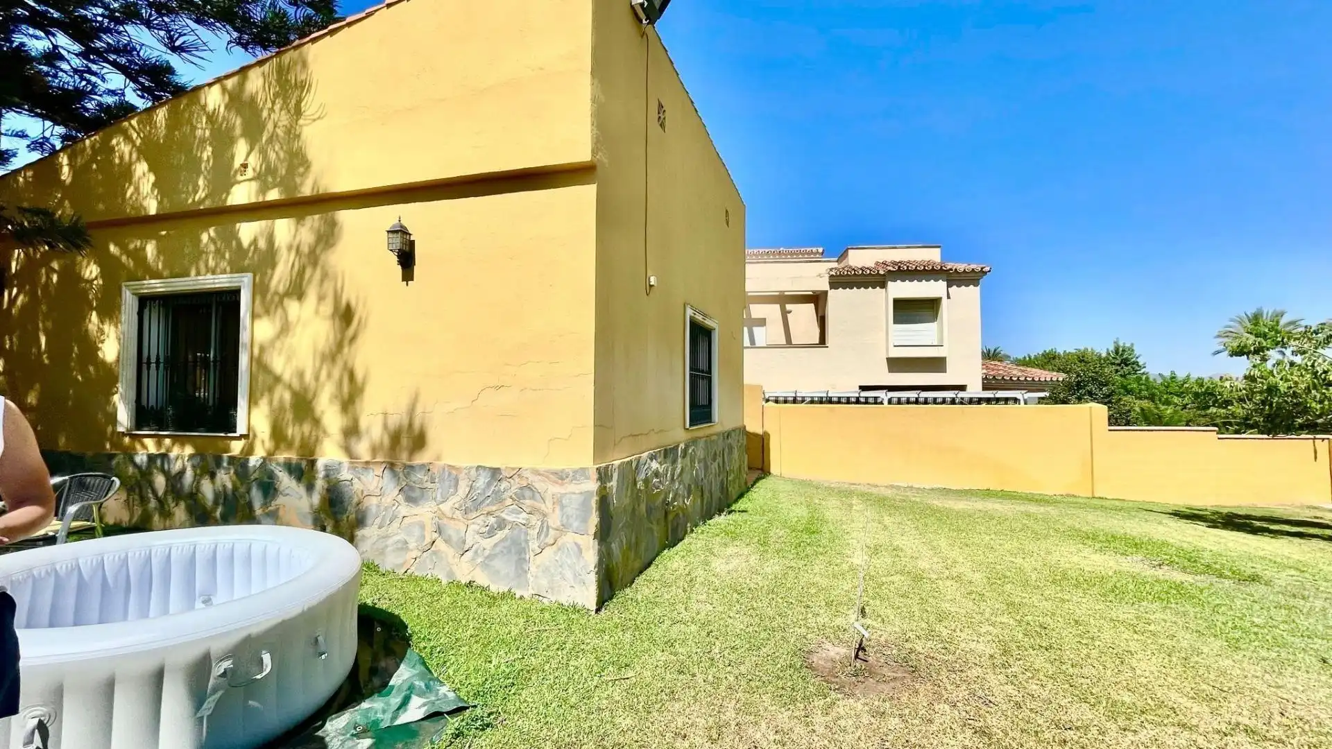 Jardí de Casa o xalet en venda en Alhaurín de la Torre amb Aire condicionat, Jardí privat i Terrassa