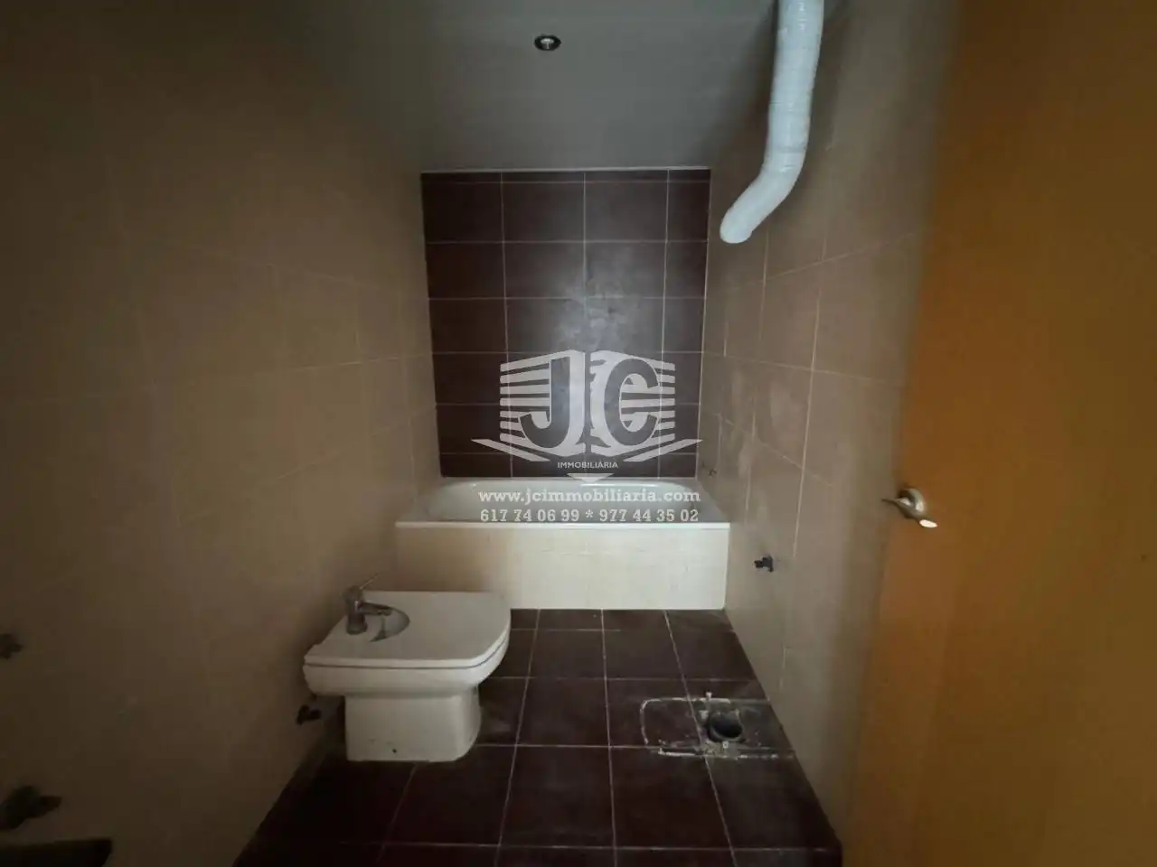 Bany de Pis en venda en Móra d'Ebre amb Balcó i Piscina comunitària
