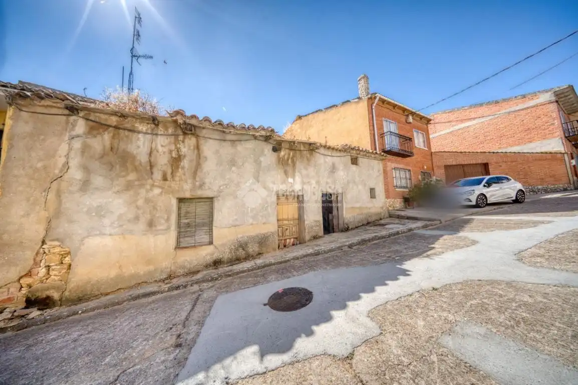 Exterior view of Detached homes for sale in Torrelobatón