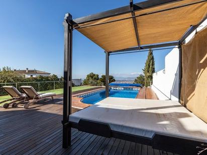 Piscina de Casa o xalet en venda en Monachil amb Aire condicionat, Calefacció i Jardí privat