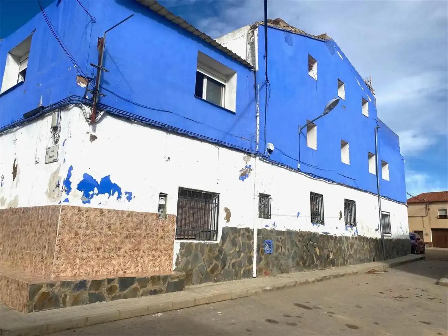Vista exterior de Finca rústica en venda en Requena amb Balcó
