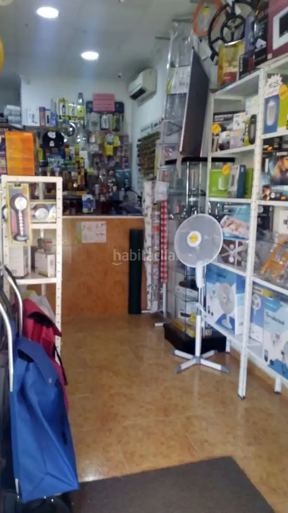 Local comercial en venda a Calle Senador José Vicente Mateo 8