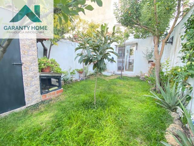 Casa adosada en Venta en Villardompardo