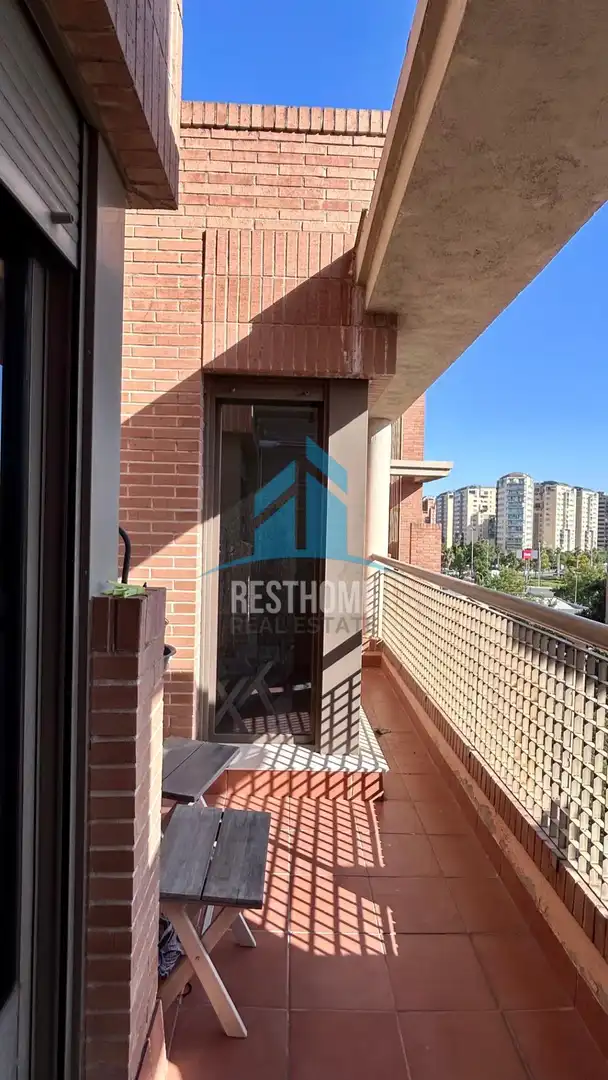 Vista exterior de Àtic de lloguer en Valencia amb Aire condicionat, Calefacció i Terrassa