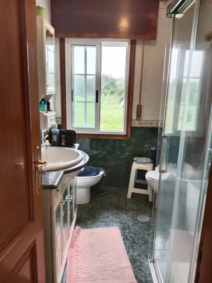 Bany de Casa o xalet en venda en Teo amb Calefacció, Jardí privat i Traster