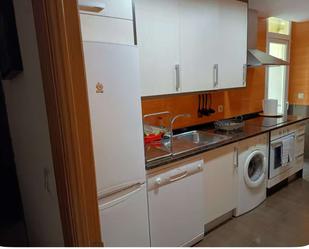 Cuina de Apartament per a compartir en  Madrid Capital amb Aire condicionat i Terrassa