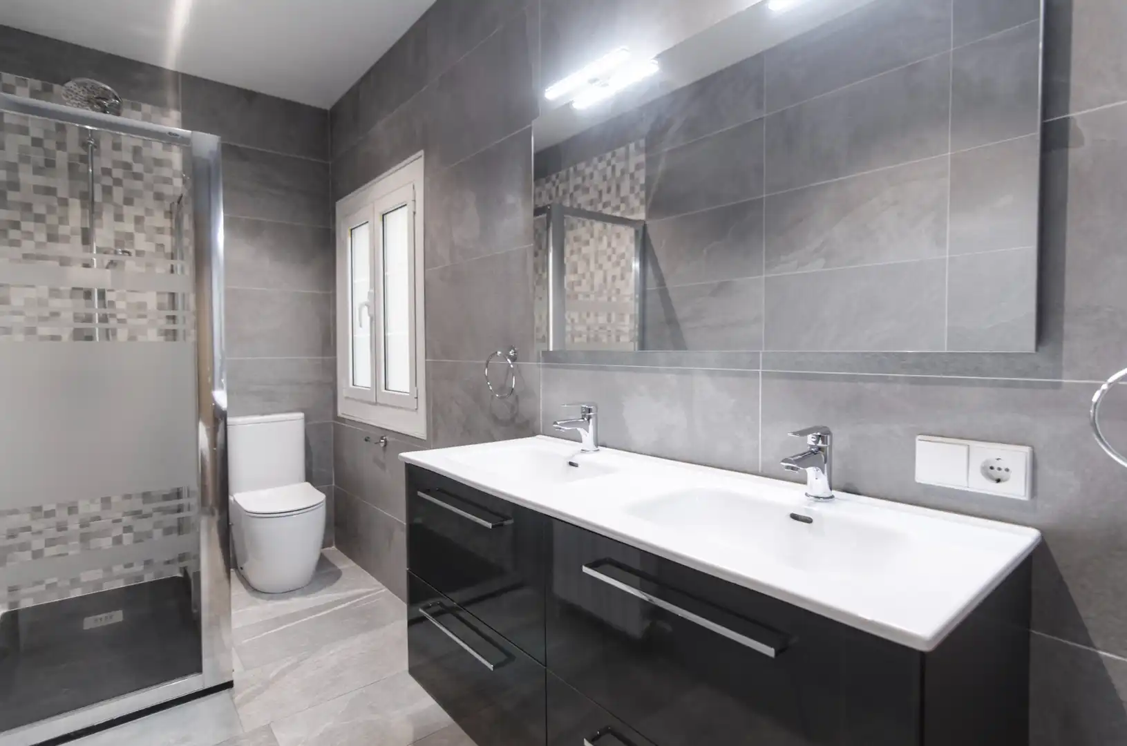 Bathroom of Houses for rent in Sant Fruitós de Bages  with Air Conditioner, Heating and Terrace