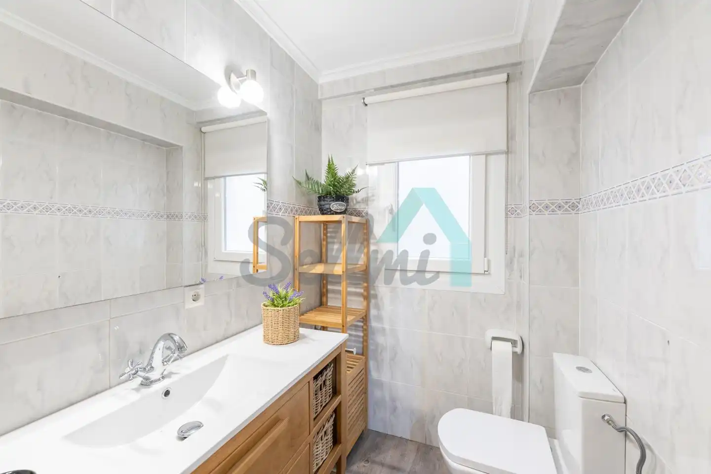 Baño de Piso en venta en Oviedo  con Calefacción