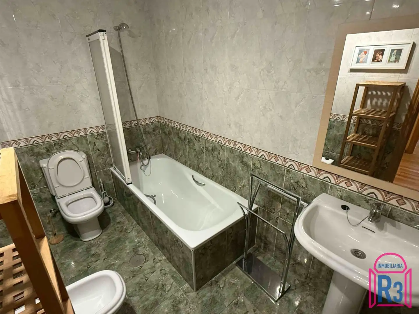 Baño de Apartamento de alquiler en León Capital  con Calefacción, Terraza y Amueblado