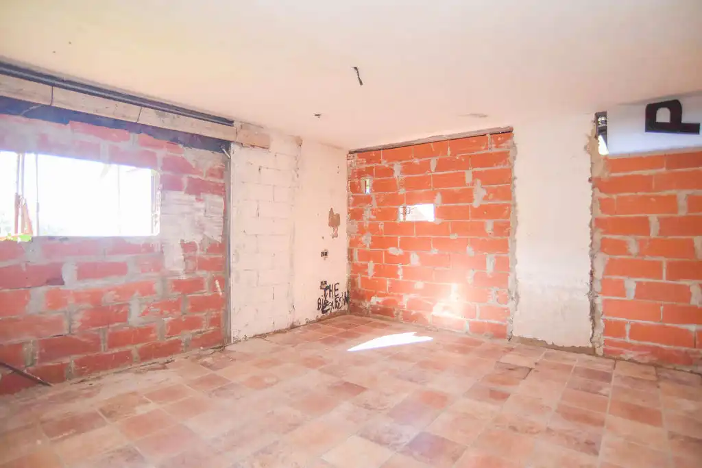 Buildings for sale in Santa Susanna