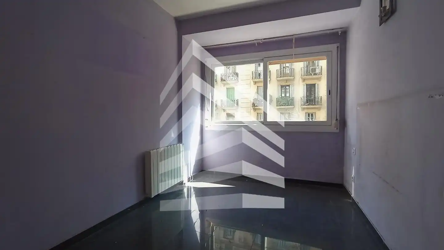 Schlafzimmer von Wohnung zum Verkauf in Barcelona mit Heizung und Balkon