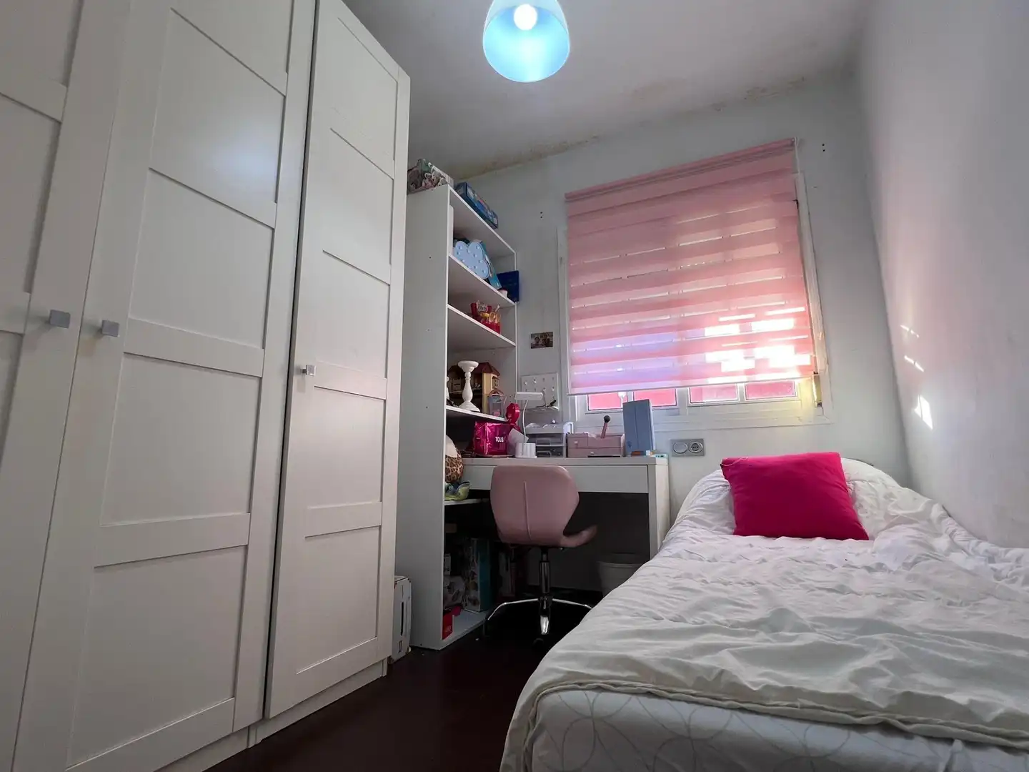Habitación de Casa adosada en venta en Los Barrios
