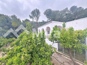 Country house with garden for sale in Pego