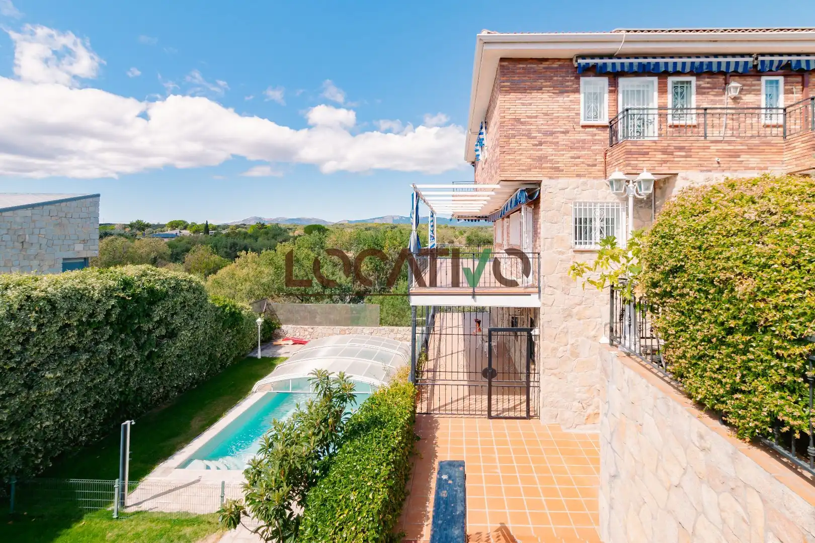 Casa amb piscina en venda a Colmenarejo, imagen 2
