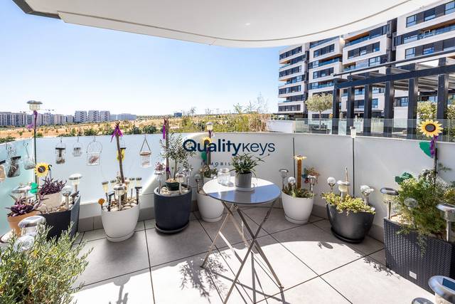 Piso en Alquiler en Calle de María de las Mercedes de Borbón en Valdebebas - Valdefuentes