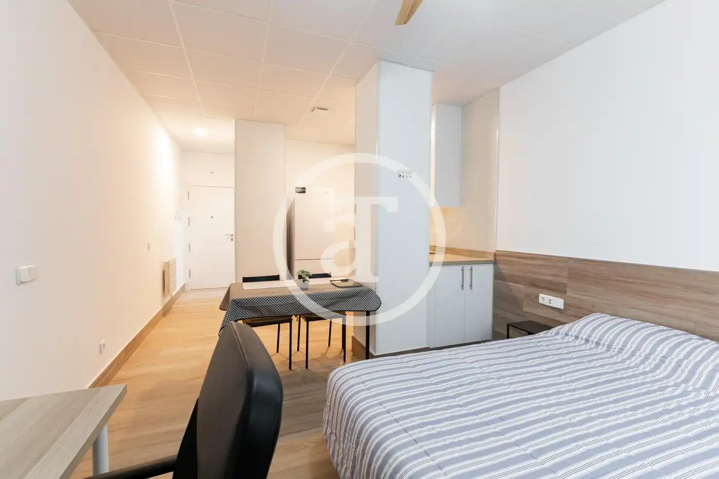 Habitación de Estudio de alquiler en Madrid con Calefacción, Amueblado y Horno