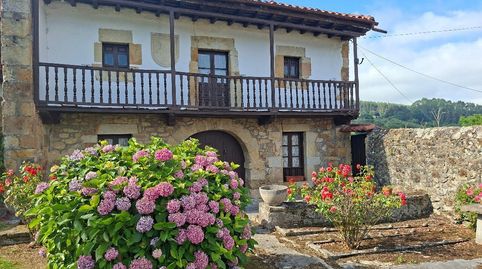 Foto 2 de Casa adosada en venda a de Gargollo, Güemes, Bareyo
