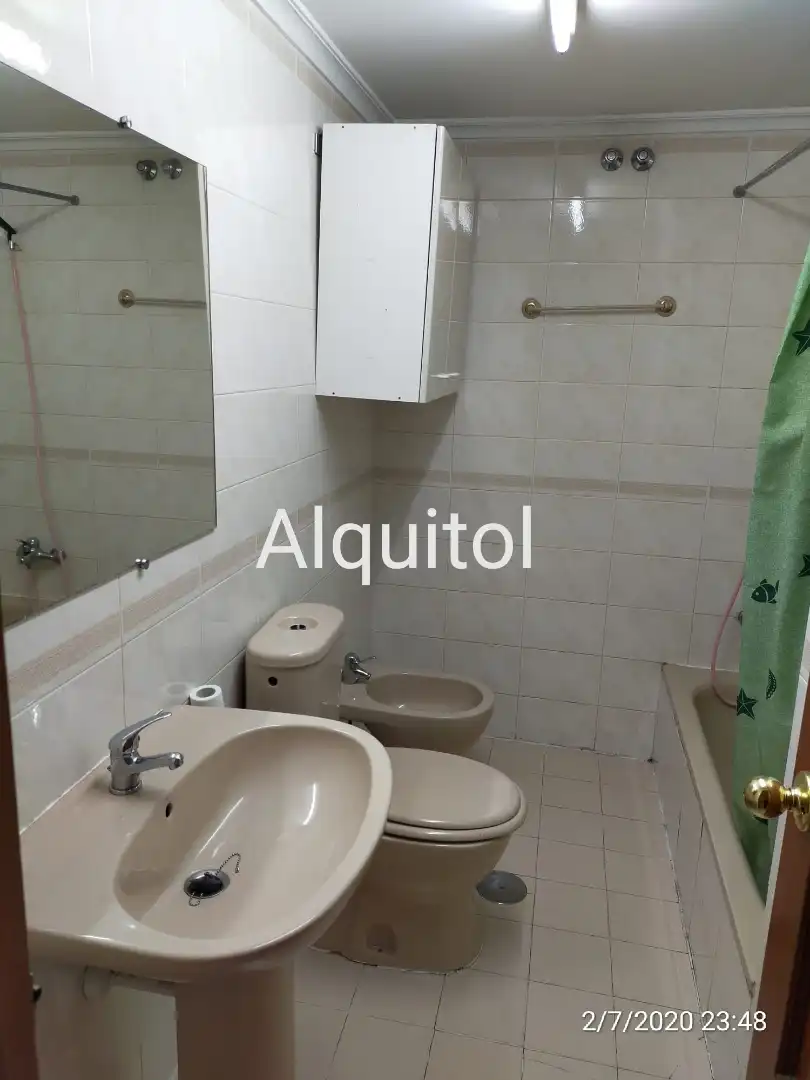 Badezimmer von Wohnung zur untervermieten in Toledo mit Heizung, Parkett und Möbliert
