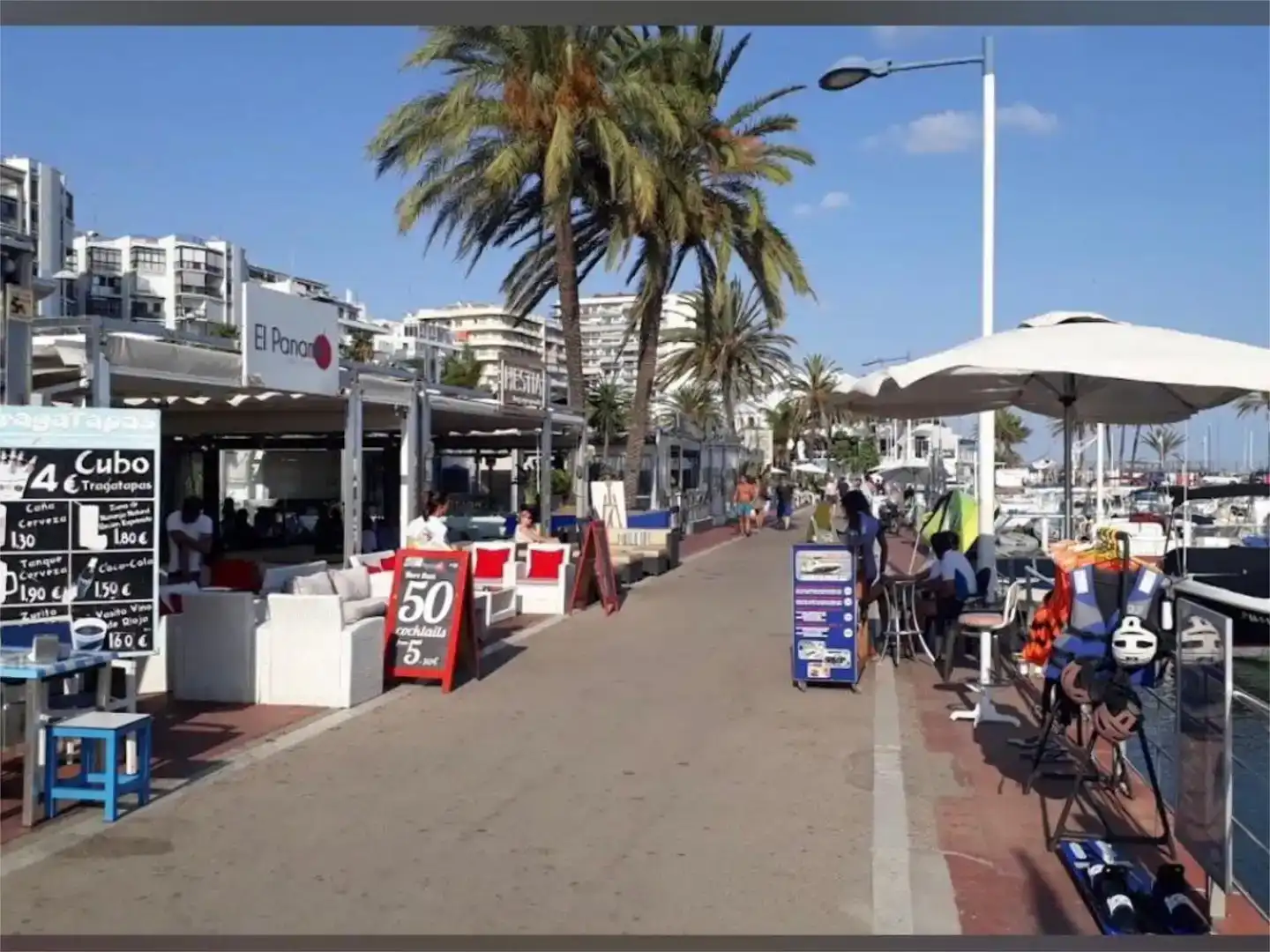Vista exterior de Local de alquiler en Marbella Centro