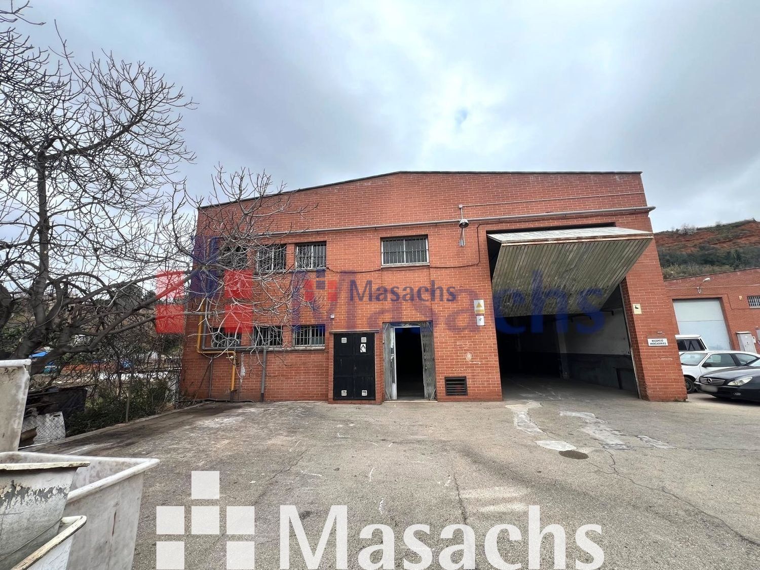 Exterior view of Industrial buildings for sale in Sabadell