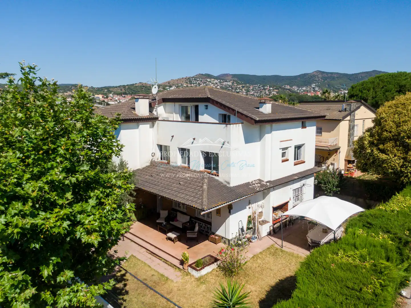 Vista exterior de Casa o xalet en venda en El Masnou amb Aire condicionat, Calefacció i Jardí privat