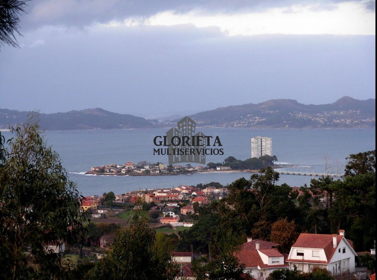 Vista exterior de Casa o chalet en venta en Vigo  con Calefacción, Parquet y Terraza