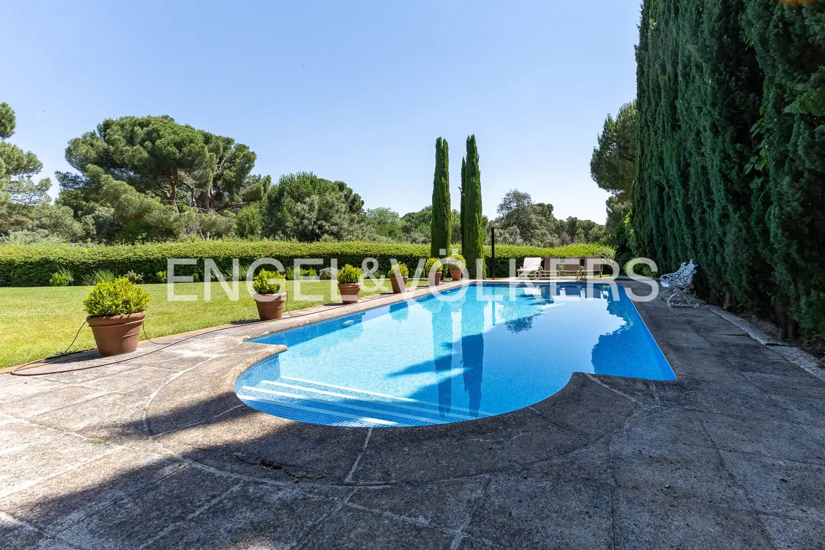 Piscina de Casa o xalet en venda en Majadahonda amb Calefacció, Jardí privat i Terrassa