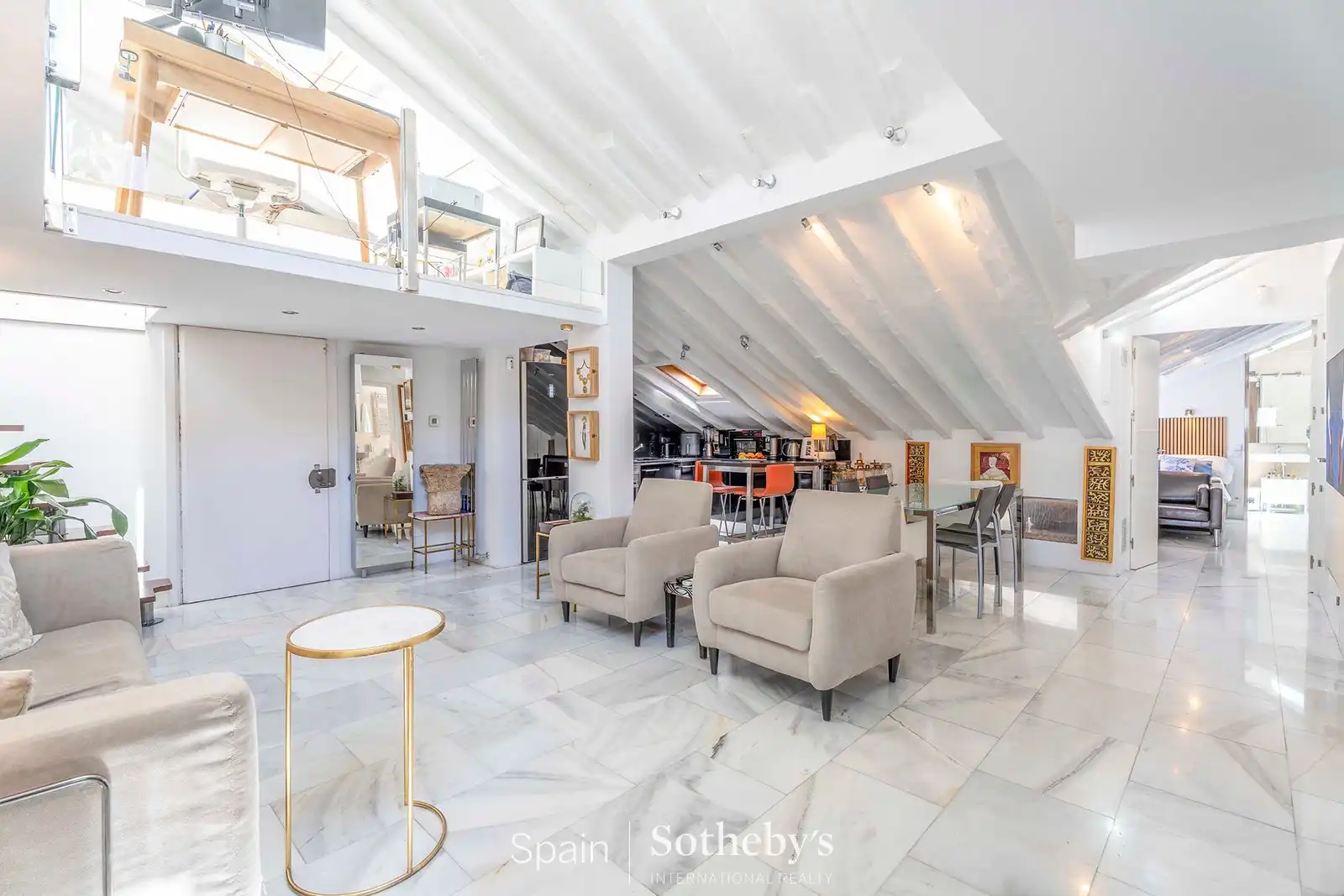 Sala de estar de Ático de alquiler en Madrid con Aire acondicionado, Calefacción y Terraza