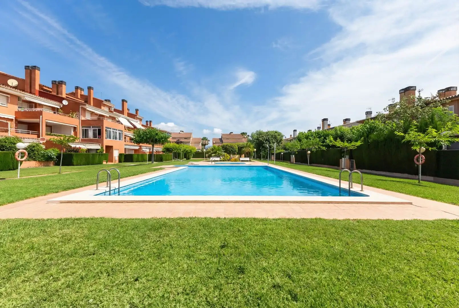 Piscina de Casa o chalet en venta en Castellón de la Plana / Castelló de la Plana con Aire acondicionado, Calefacción y Jardín privado