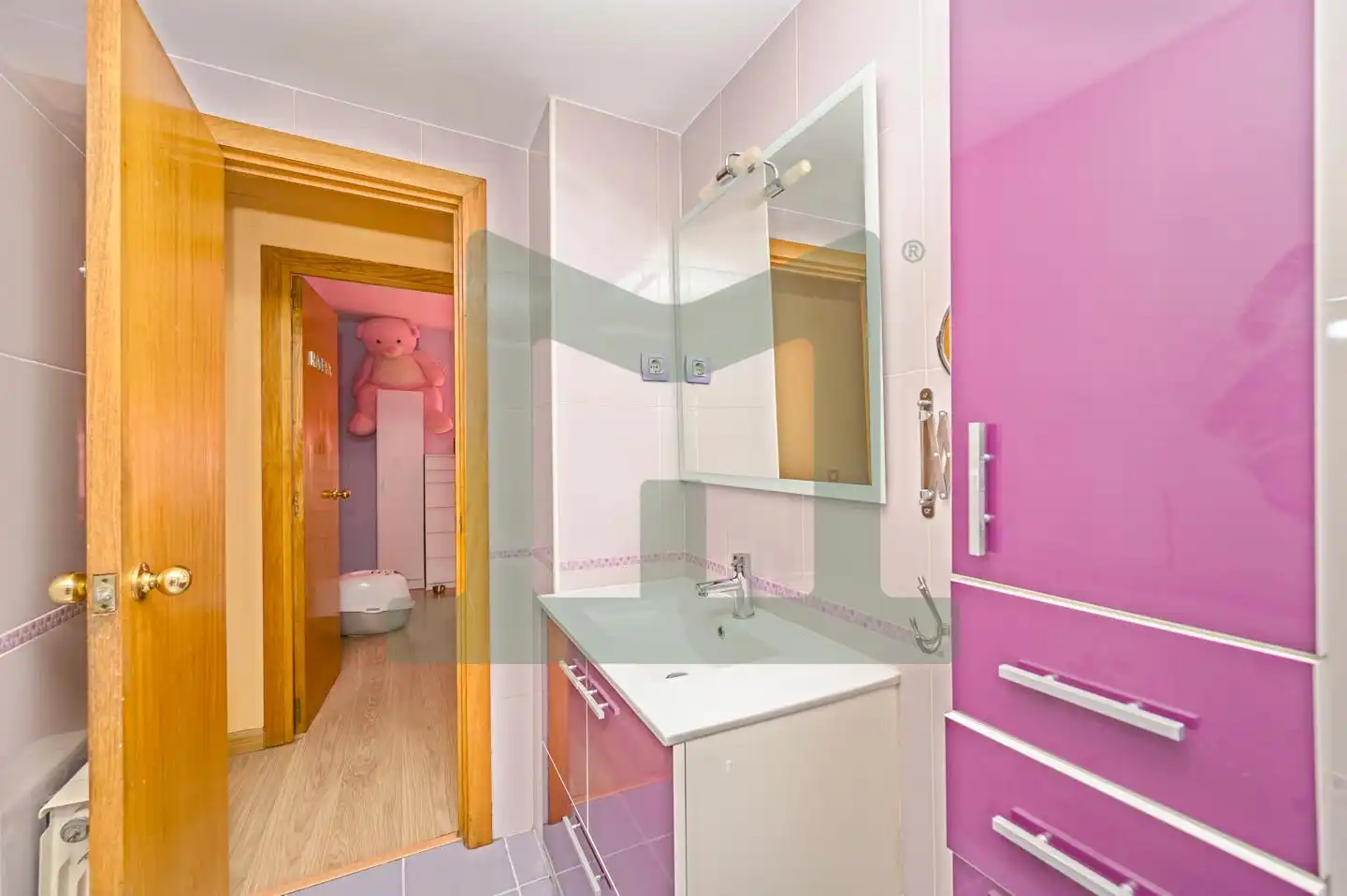Bathroom of Flat for sale in San Fernando de Henares  with Air Conditioner, Heating and Storage room