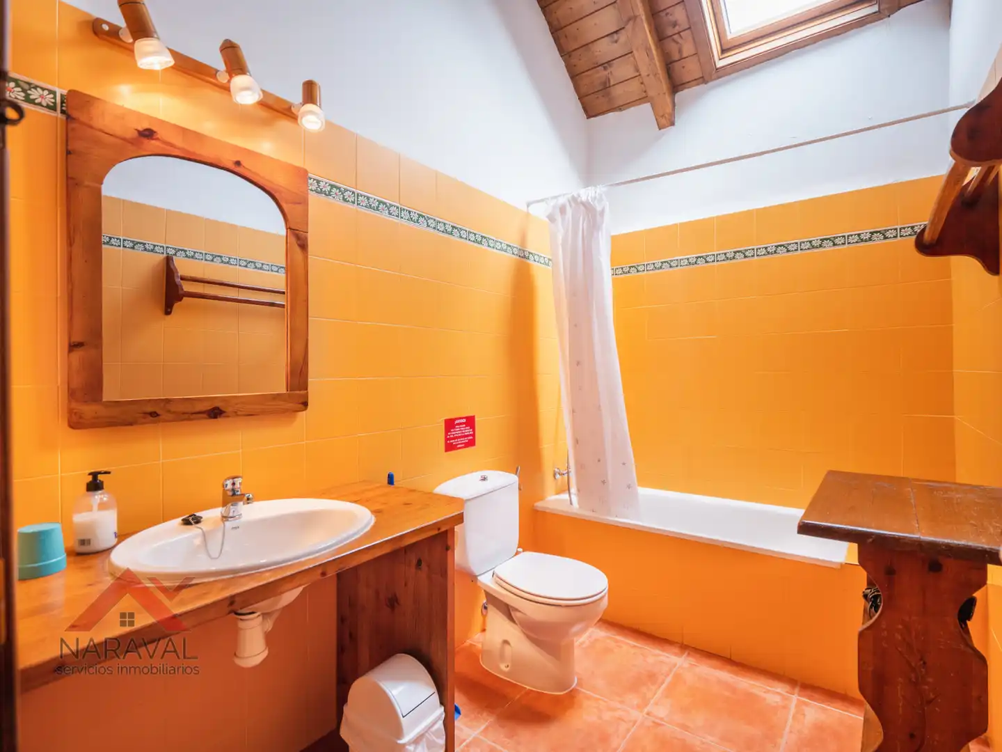 Baño de Casa o chalet en venta en Fiscal con Aire acondicionado, Calefacción y Jardín privado