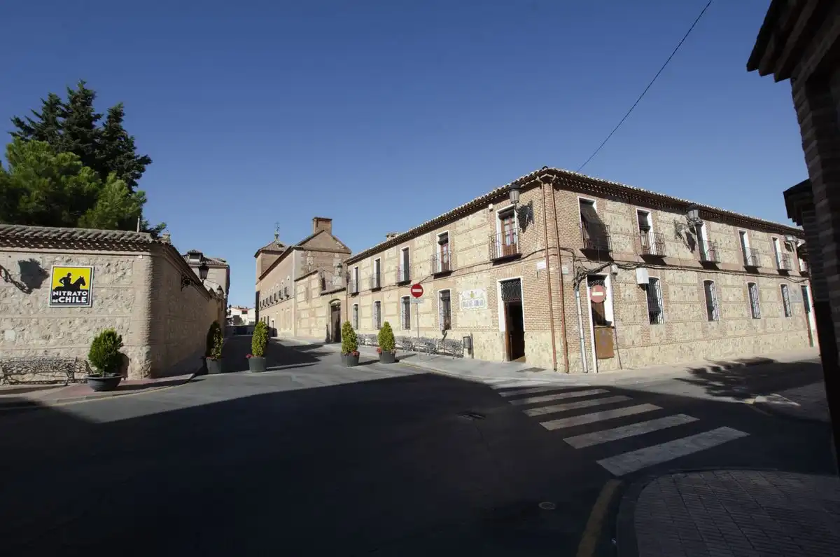 Vista exterior de Casa adosada en venta en Fuensalida con Calefacción, Trastero y Amueblado