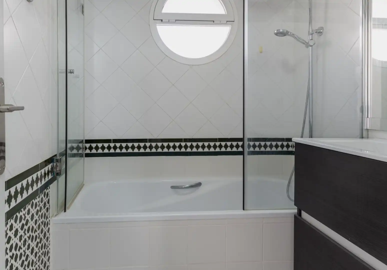Bathroom of Detached homes for sale in Estepona  with Air Conditioner, Heating and Terrace