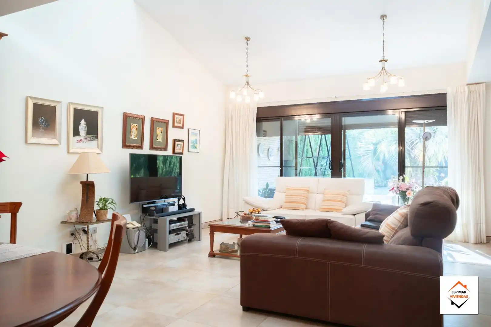Wohnzimmer von Einfamilien-Reihenhaus zum Verkauf in Villanueva de Gállego mit Heizung, Privatgarten und Terrasse
