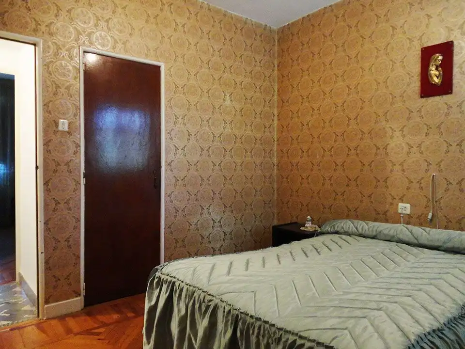 Schlafzimmer von Einfamilien-Reihenhaus zum Verkauf in Salas de los Infantes mit Heizung und Privatgarten