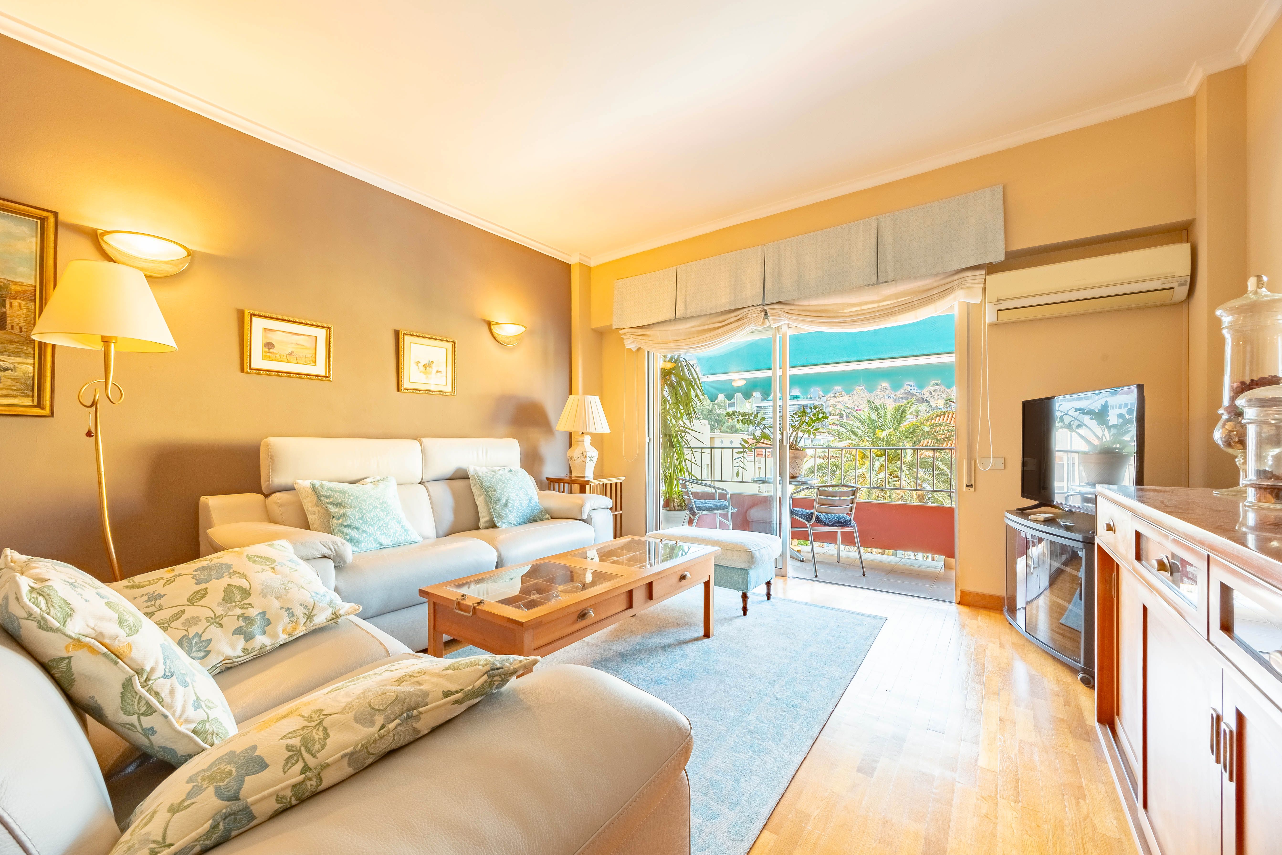 Sala d'estar de Pis en venda en Las Palmas de Gran Canaria amb Terrassa