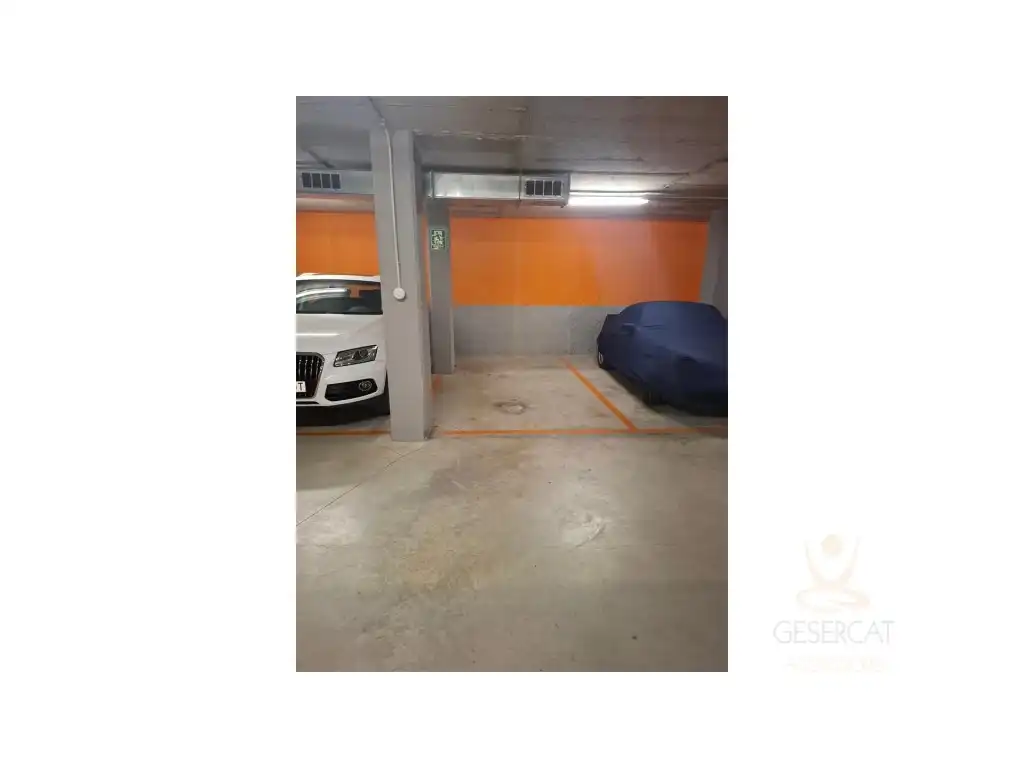 Aparcament de Garatge en venda en Sant Cugat del Vallès