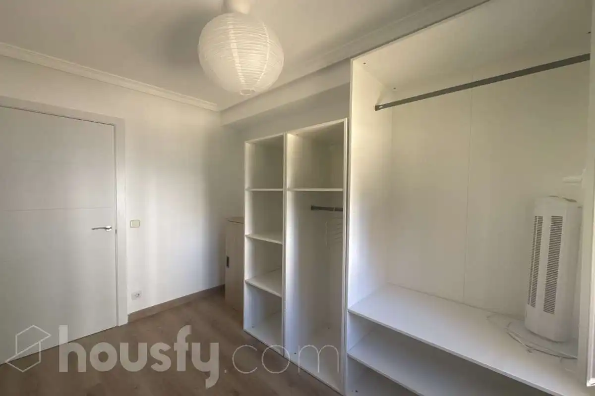 Habitación de Piso de alquiler en Móstoles con Parquet y Amueblado