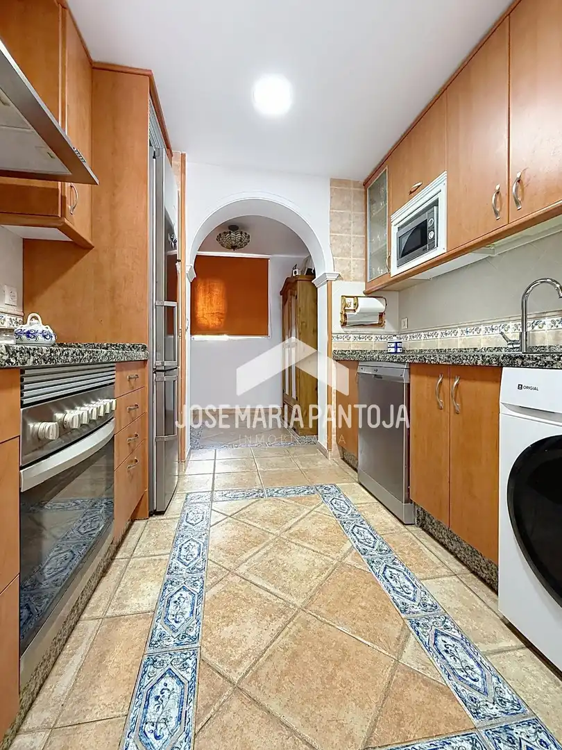 Cuina de Casa adosada en venda en Jerez de la Frontera amb Aire condicionat, Calefacció i Terrassa