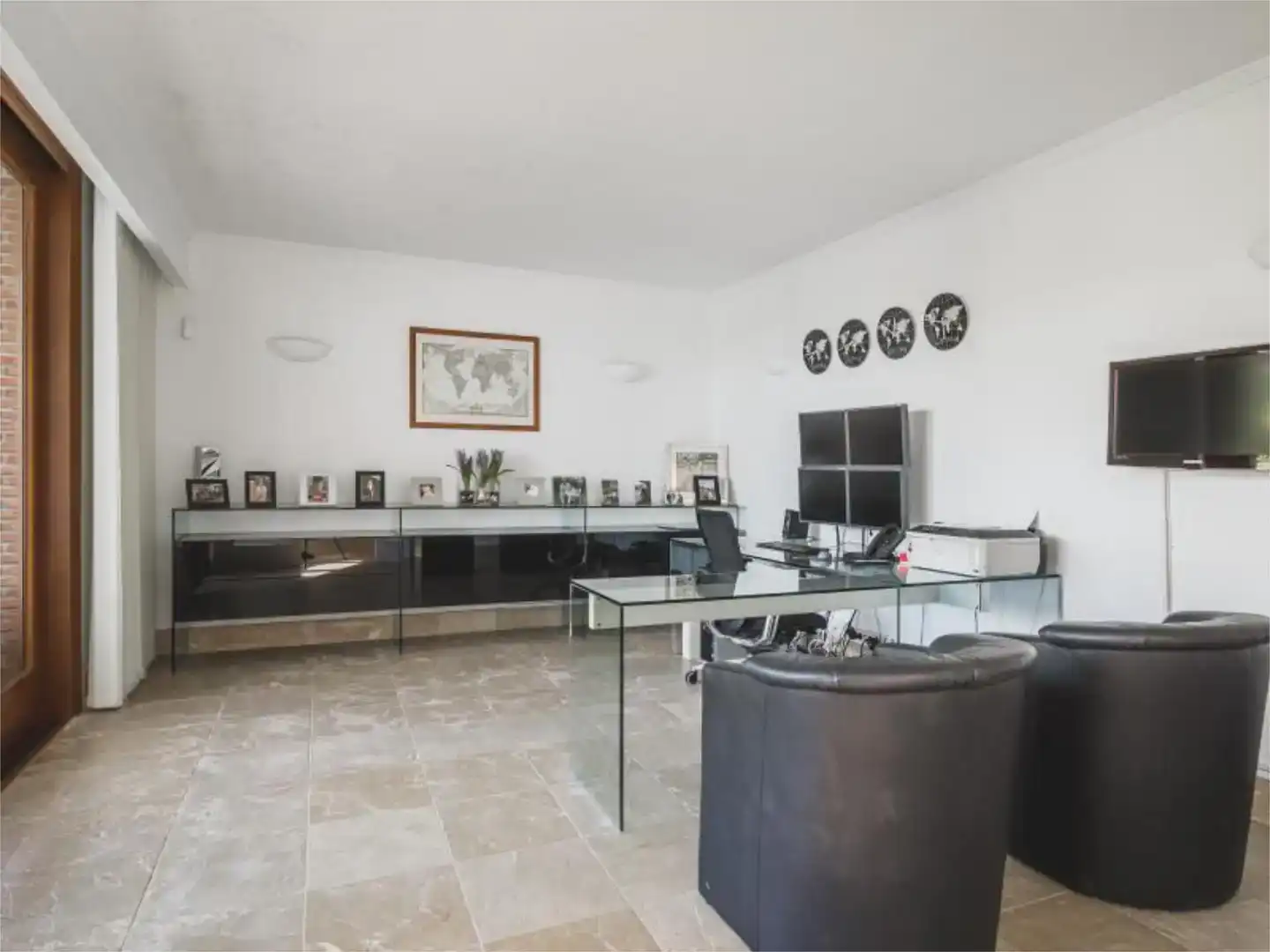 Sala d'estar de Casa o xalet en venda en Marbella amb Aire condicionat, Piscina i Balcó