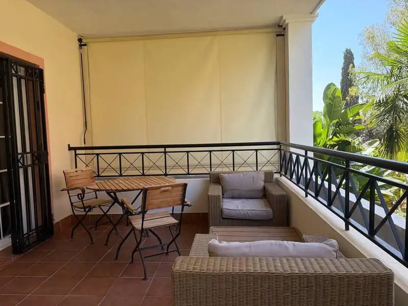 Terrasse von Erdgeschoss zur Miete in Marbella mit Klimaanlage, Terrasse und Abstellraum