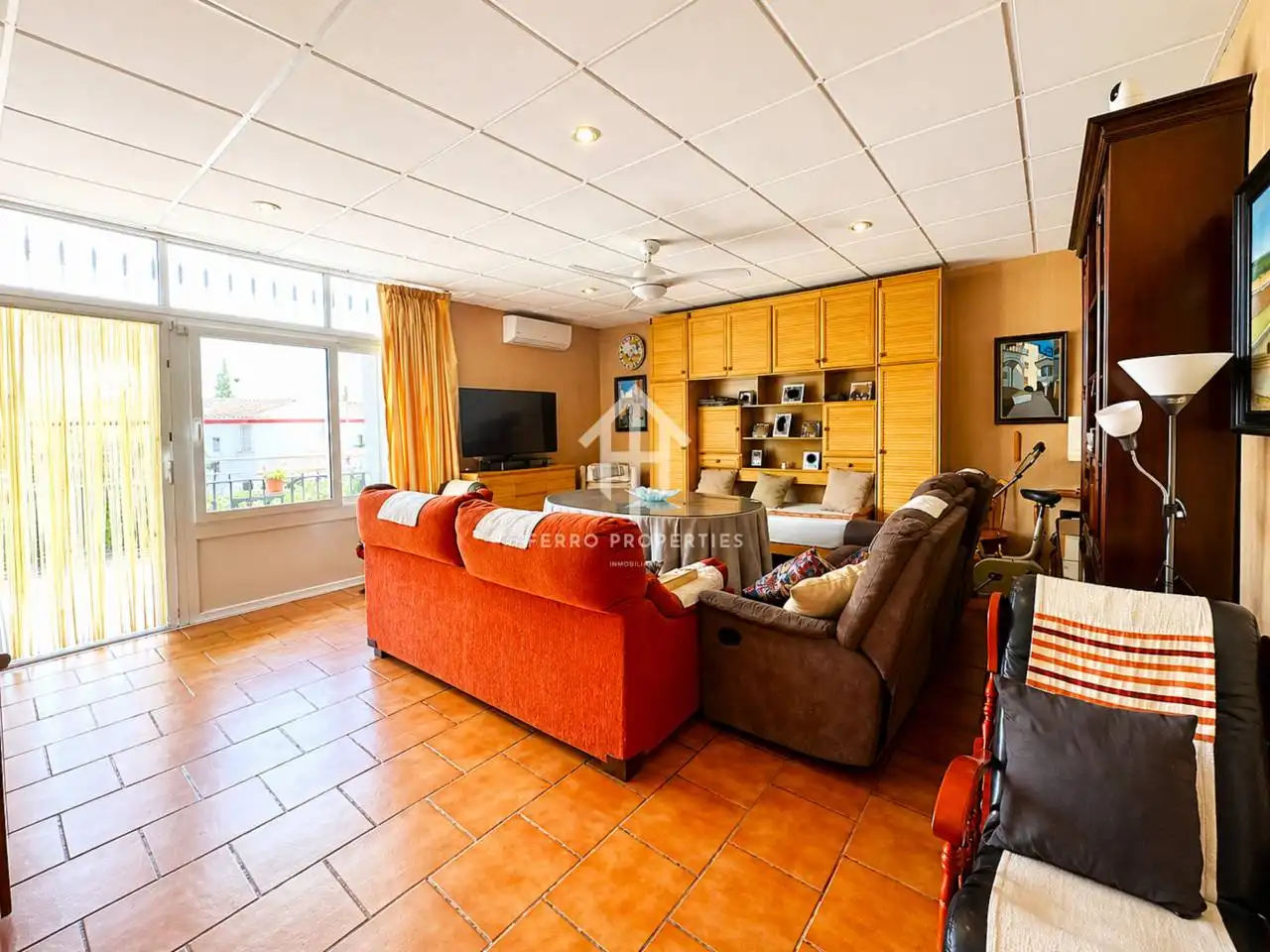 Sala d'estar de Casa o xalet en venda en Loja amb Aire condicionat, Jardí privat i Terrassa