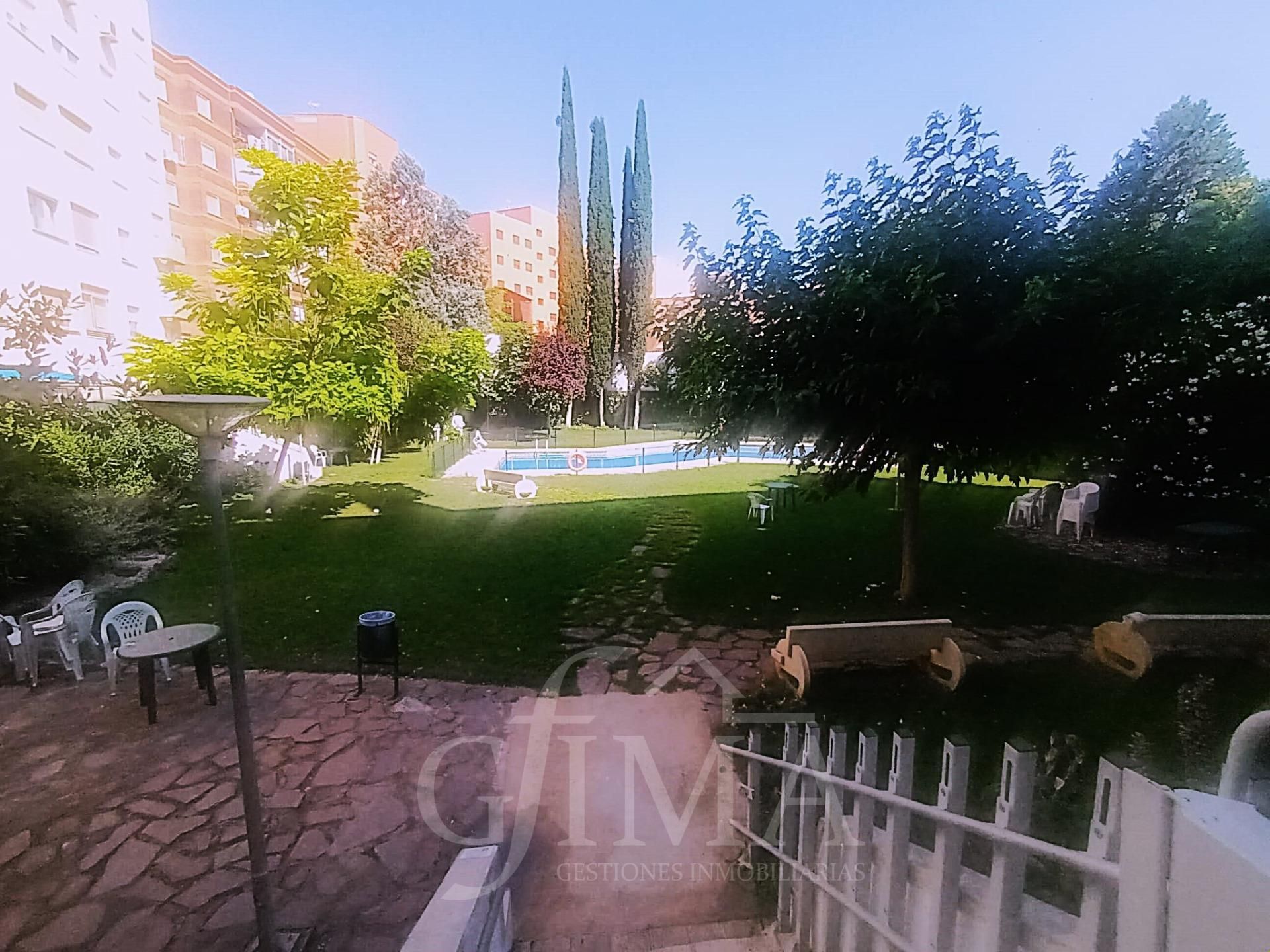 Jardí de Pis en venda en Ciudad Real Capital amb Jardí privat, Parquet i Terrassa