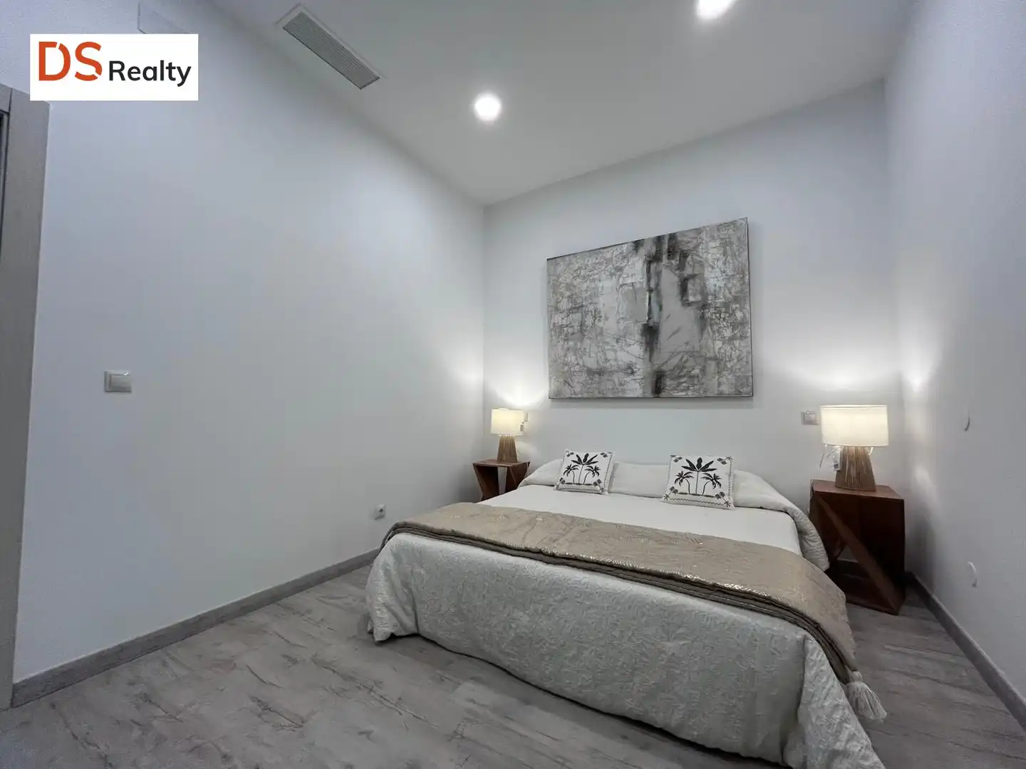 Ground floor with lift for sale in Calle ARTISTAS, imagen 3