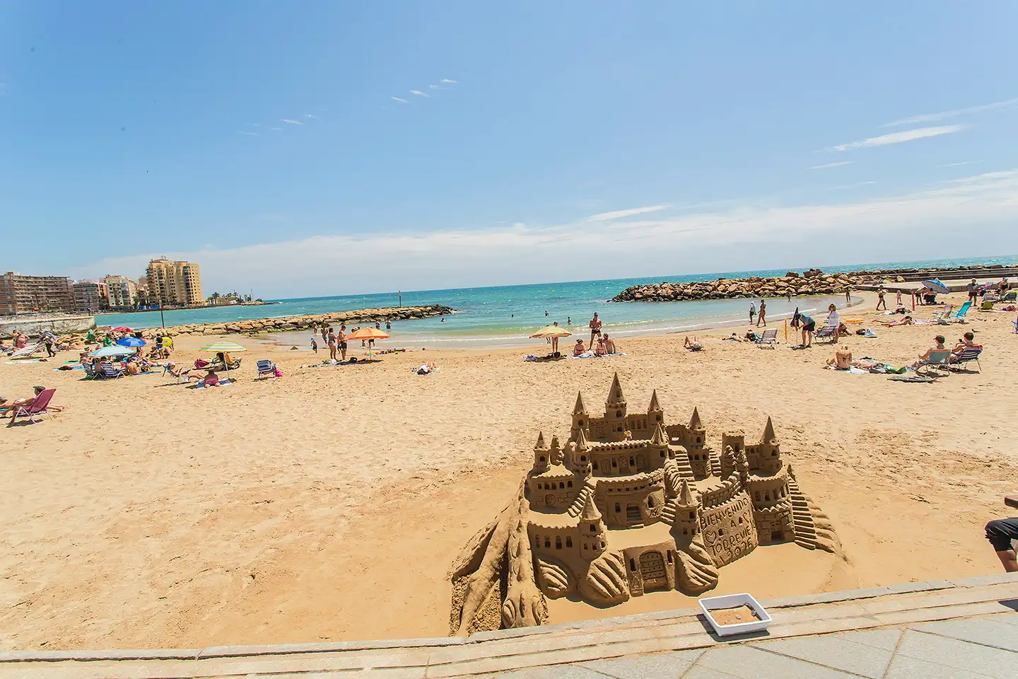 Vista exterior de Casa adosada en venta en Torrevieja con Aire acondicionado, Amueblado y Horno