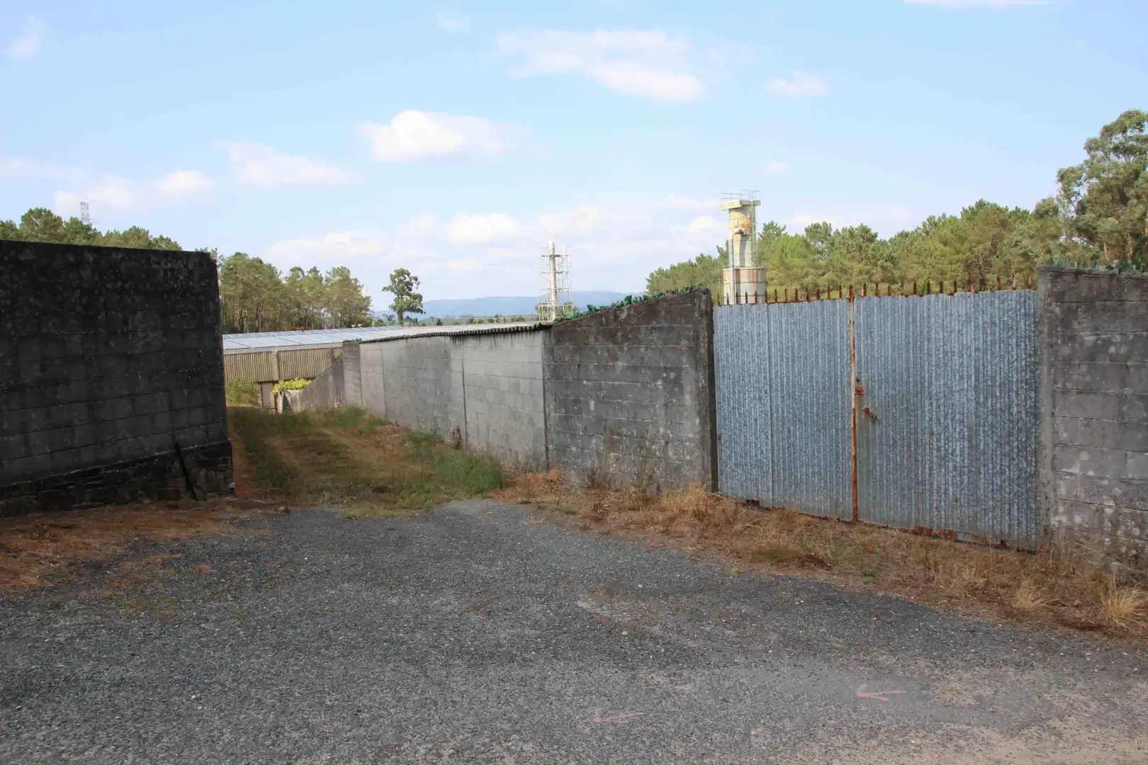 Nave industrial en venta en Brión