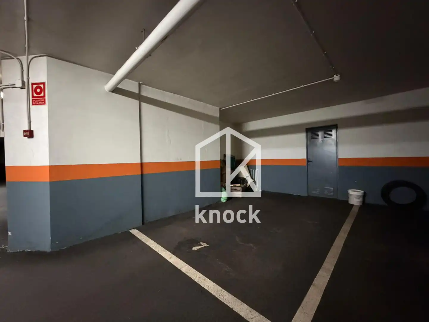 Parking de Piso en venta en Oviedo  con Calefacción, Jardín privado y Trastero