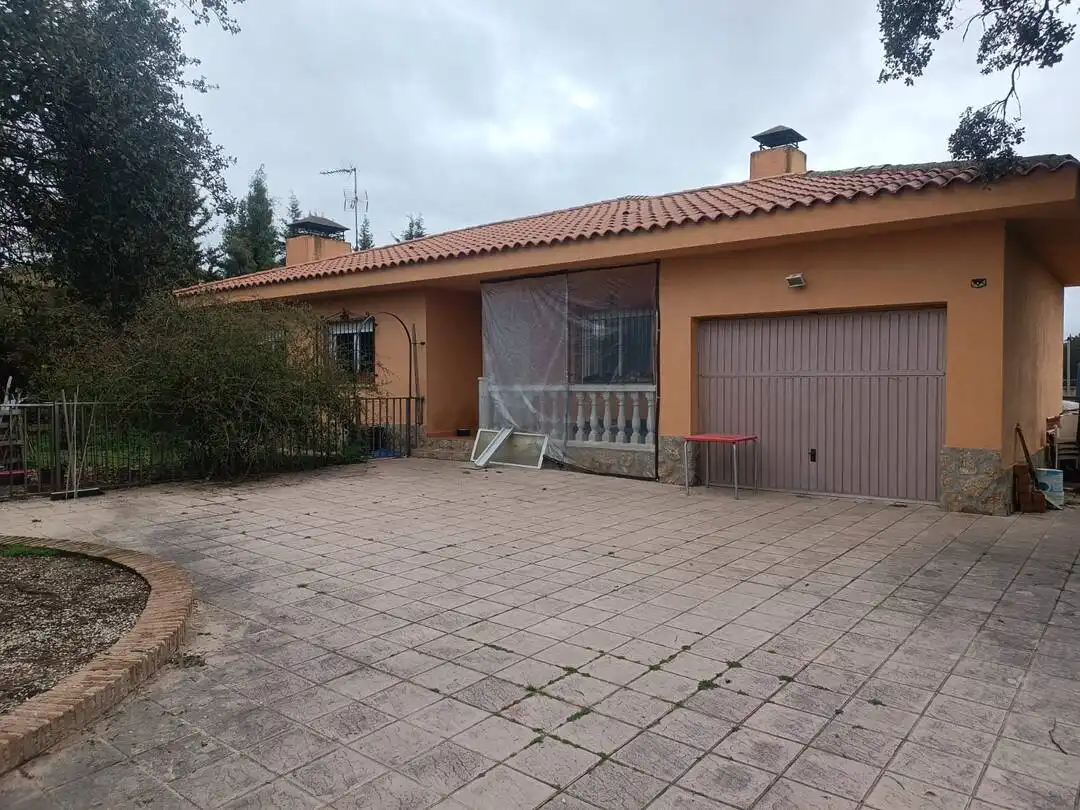 Vista exterior de Casa o chalet en venta en San Román de los Montes con Aire acondicionado y Calefacción