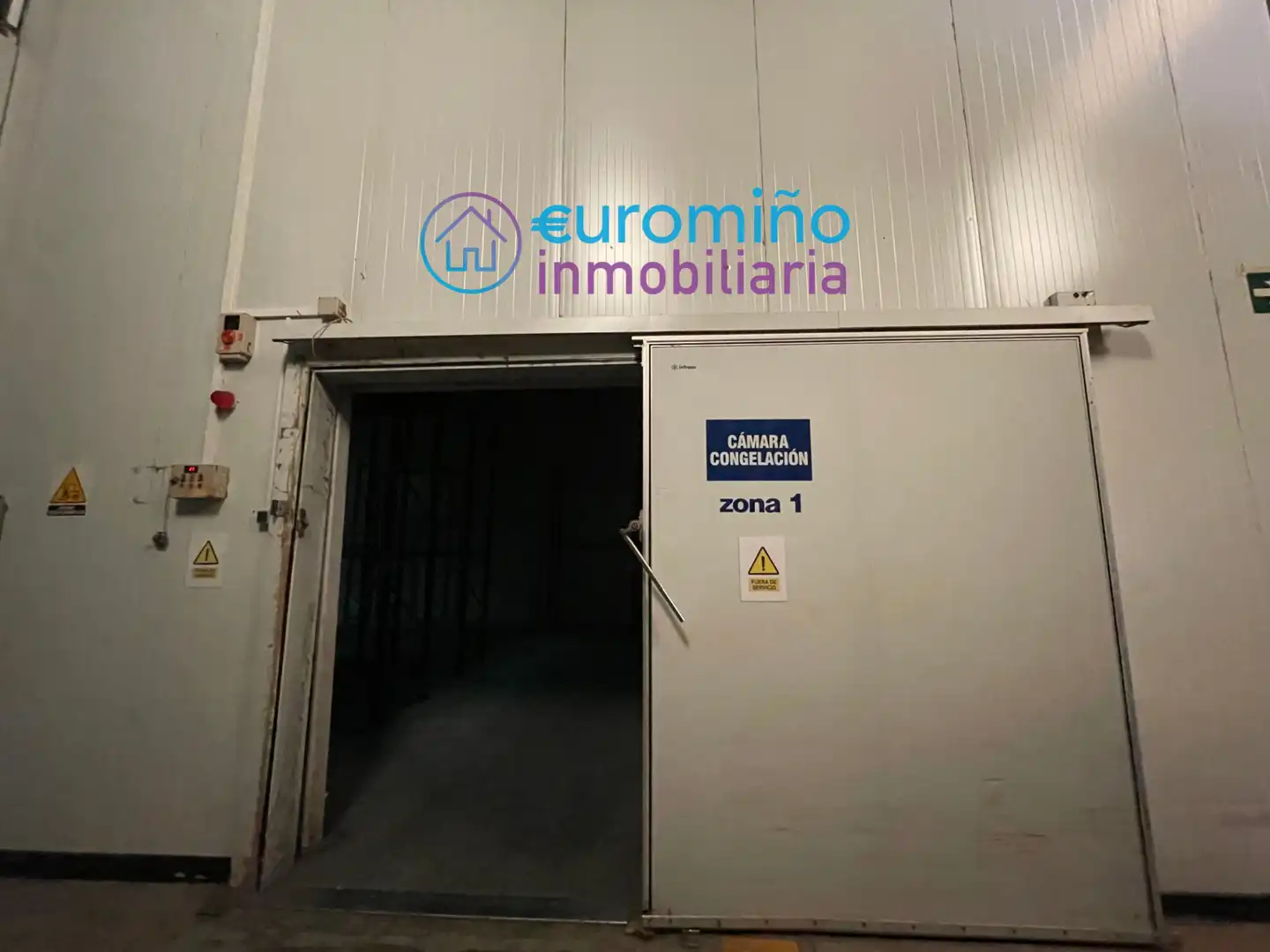 Fabrikhallen zur Miete in Salvaterra de Miño mit Alarm