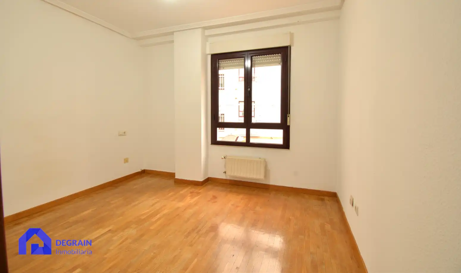 Schlafzimmer von Wohnung zum Verkauf in Oviedo  mit Heizung und Abstellraum